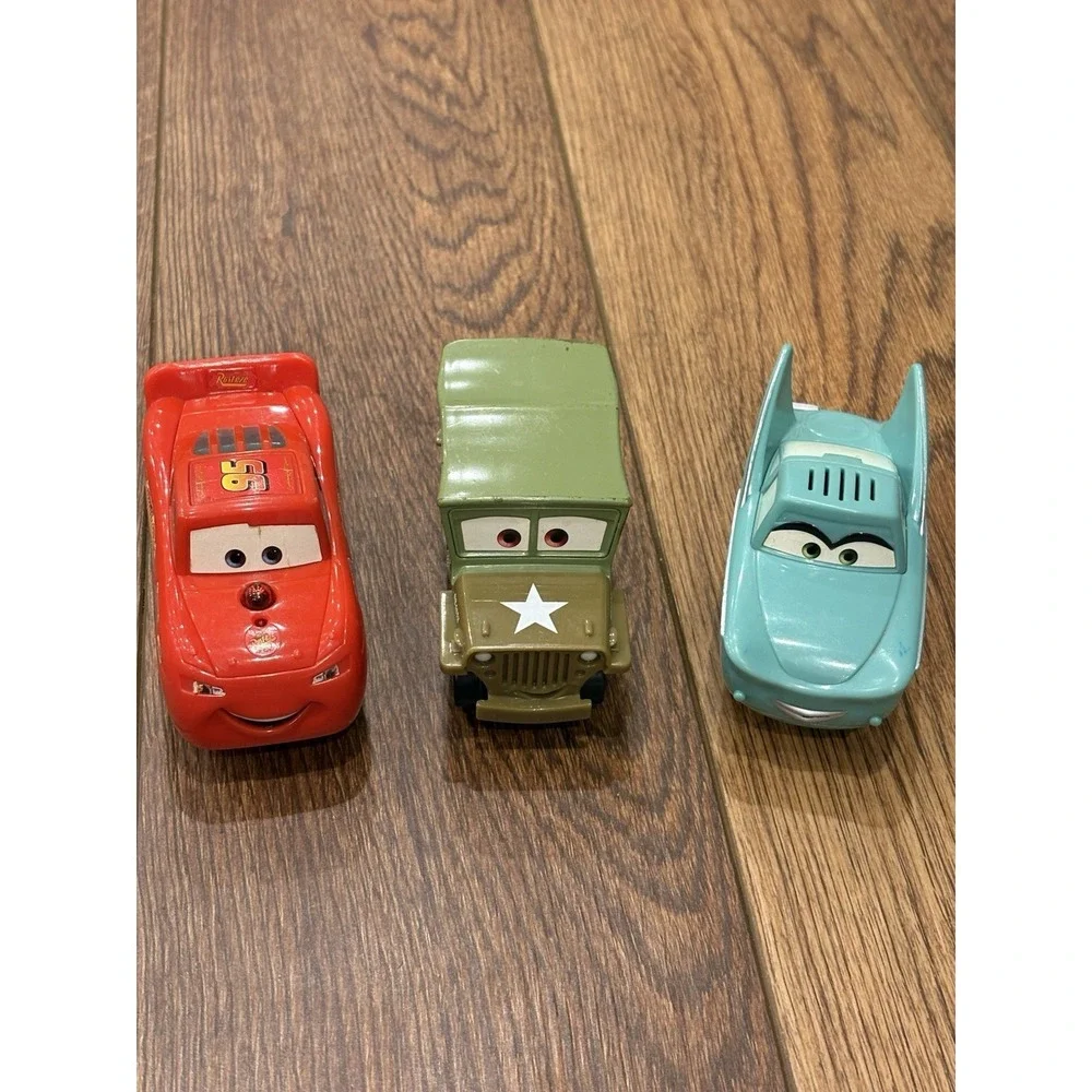 GEOTRAX Disney Pixar Cars Lightning McQueen Sarge Flo No Remote Fisher- Price